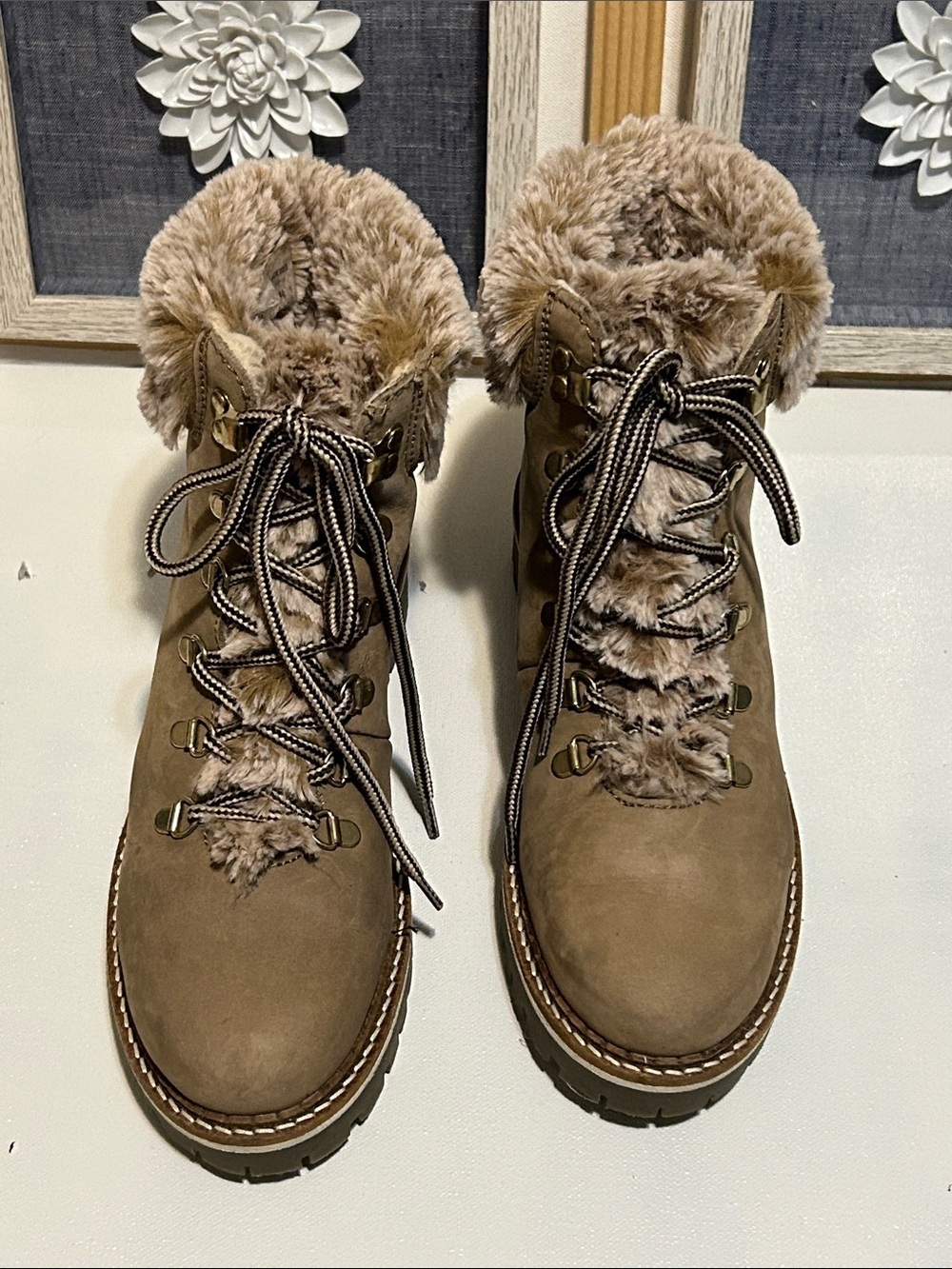 Women's Faux Fur Lace-Up Winter Boots - Taupe